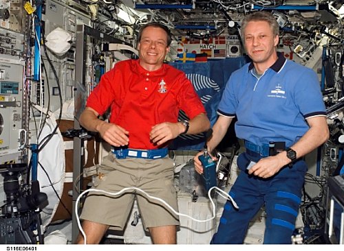 Christer Fuglesang und der deutsche Astronaut Thomas Reiter, Bild:
NASA